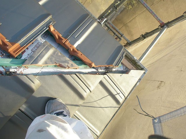 屋根の継ぎ目にできる隙間